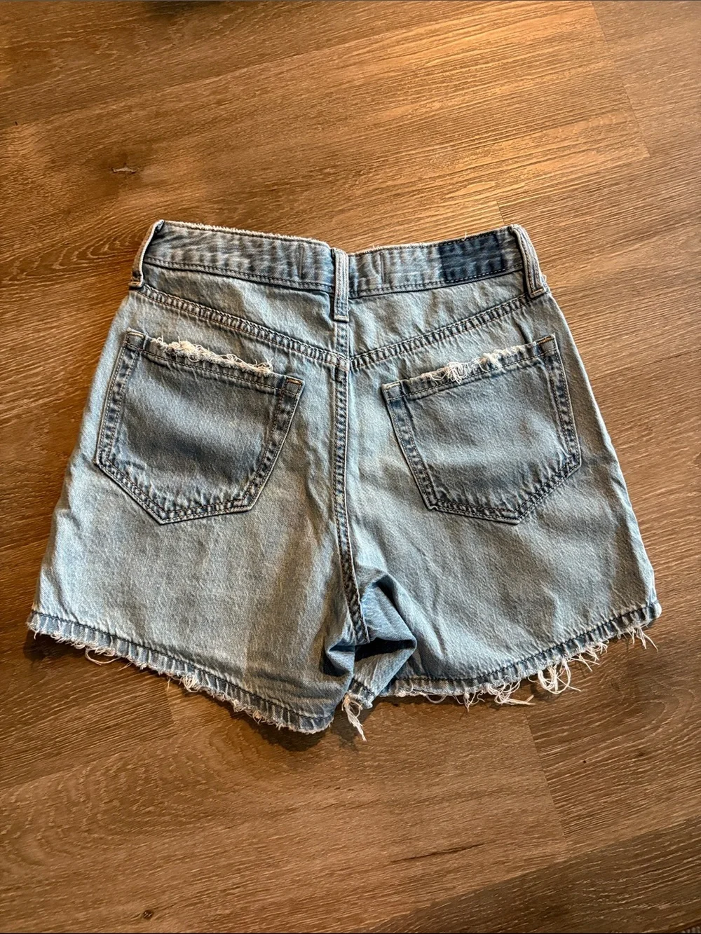 Hollister 90s High Rise Denim Shorts